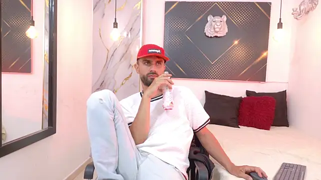 KingOfTemptation live XXX chat