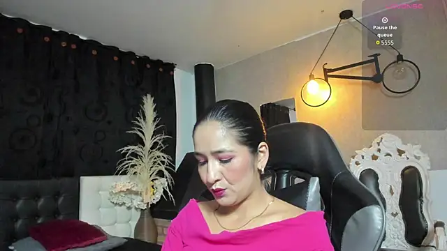 Vicky_Angeel Adlı Modelin Canlı XXX Sohbeti
