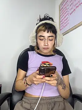 baby_akuma Adlı Modelin Canlı XXX Sohbeti