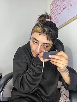 دردشة baby_akuma الجنسية المباشرة