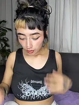 baby_akuma Adlı Modelin Canlı XXX Sohbeti