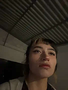 baby_akuma Adlı Modelin Canlı XXX Sohbeti