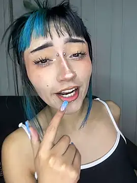 baby_akuma 即時 XXX 聊天