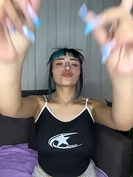 baby_akuma Adlı Modelin Canlı XXX Sohbeti