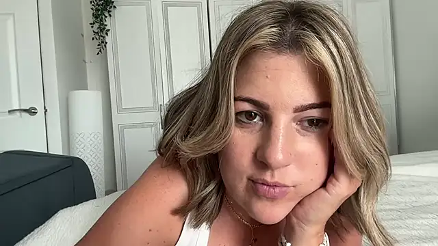 MsBelleWarick's Live XXX Chat