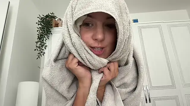 MsBelleWarick's Webcam Show
