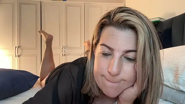 MsBelleWarick's Live XXX Chat
