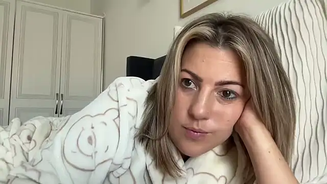 MsBelleWarick's Live XXX Chat