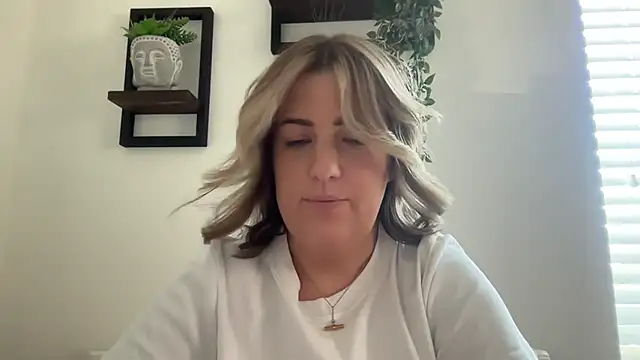 MsBelleWarick's Live XXX Chat