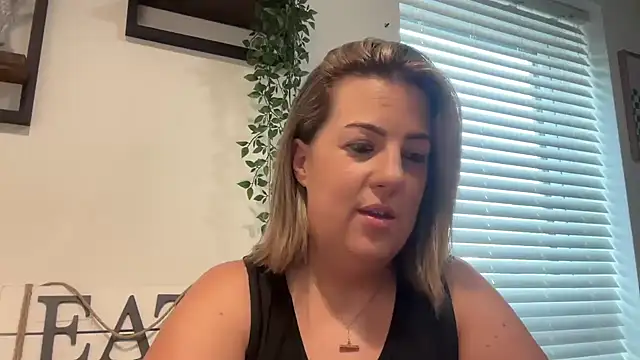 Chat +18 de MsBelleWarick ao vivo