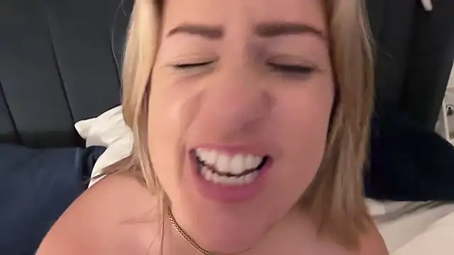 MsBelleWarick's Live XXX Chat