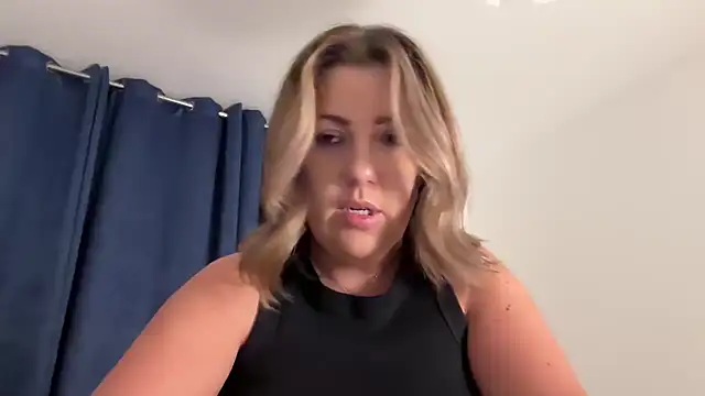 MsBelleWarick's Live XXX Chat