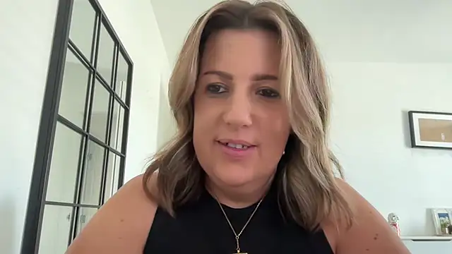 Chat XXX en directo de MsBelleWarick