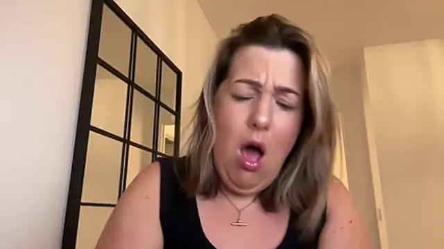 MsBelleWarick Webcam-Show
