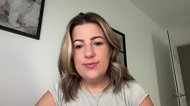 MsBelleWarick's Live XXX Chat