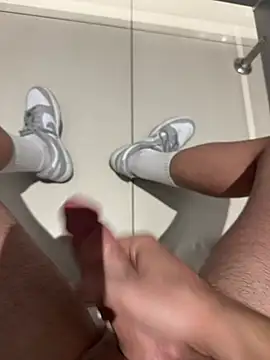 s_eren Show in webcam