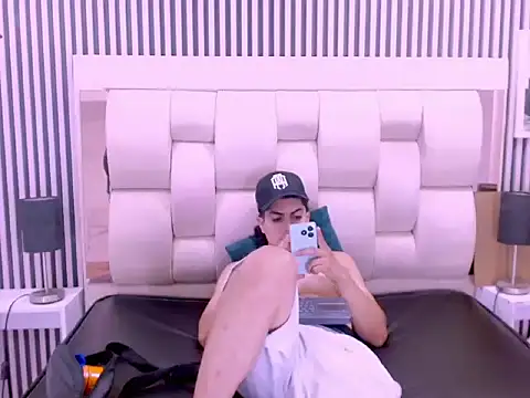 Alex_Wolft's Webcam Show
