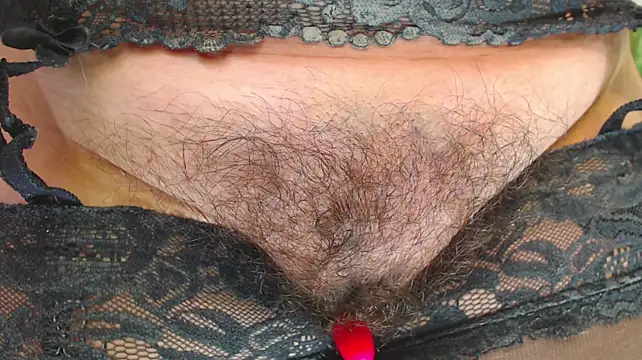 Chatroom XXX en direct de HairyQuinn