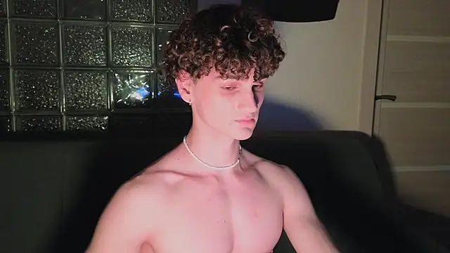 adamboy21cm Webcam Show