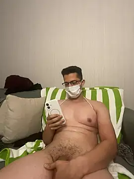 Gooboy_cock: διαδικτυακό σόου στην κάμερα
