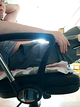 zxc9090zxc Show in webcam