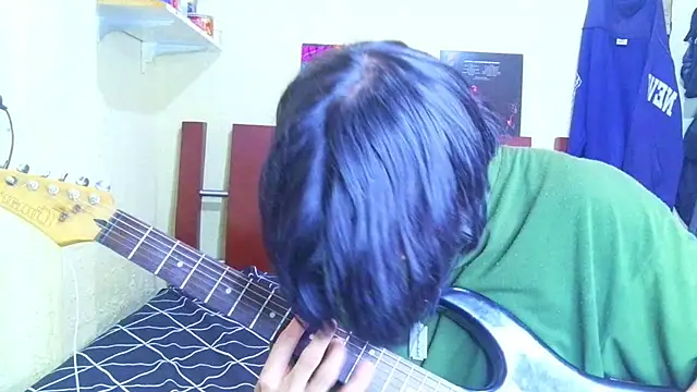 הופעת וובקאם של olii_dusk