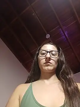 Show modela Sarajonnes4 na web-kameri