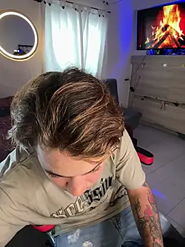 AngelLatinBoy webkamerás műsora