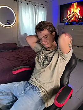 AngelLatinBoy Шоу с уебкамера