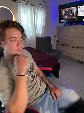 AngelLatinBoyn Webbikameraesitys