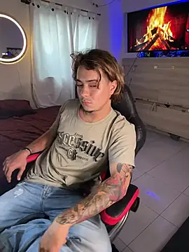 AngelLatinBoy Adlı Modelin Web Kamerası Şovu