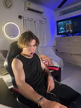 AngelLatinBoy Webcamshow