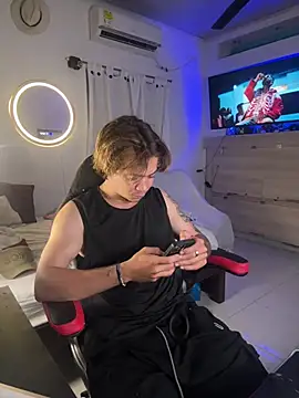 AngelLatinBoy Шоу с уебкамера