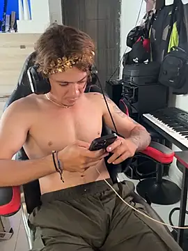 AngelLatinBoy Adlı Modelin Web Kamerası Şovu