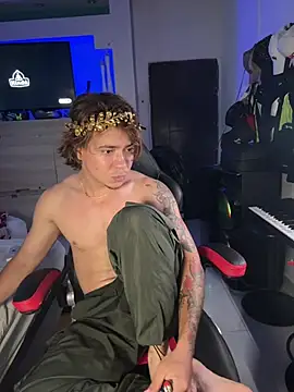 AngelLatinBoy 网络视讯表演