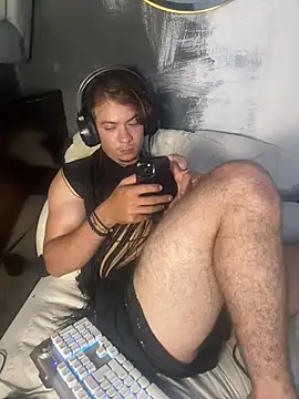 AngelLatinBoy: διαδικτυακό σόου στην κάμερα