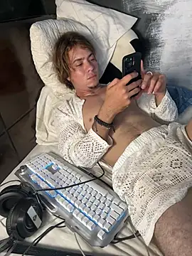 Pokazy przed kamerką – AngelLatinBoy