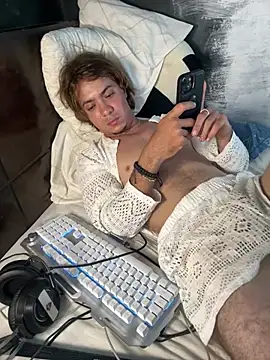 Pokazy przed kamerką – AngelLatinBoy