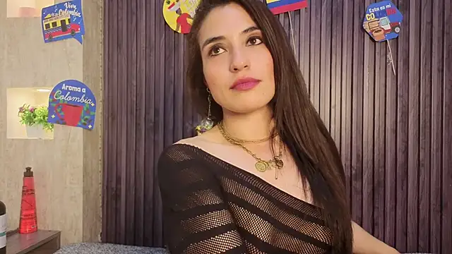 MeganNightt: διαδικτυακό σόου στην κάμερα
