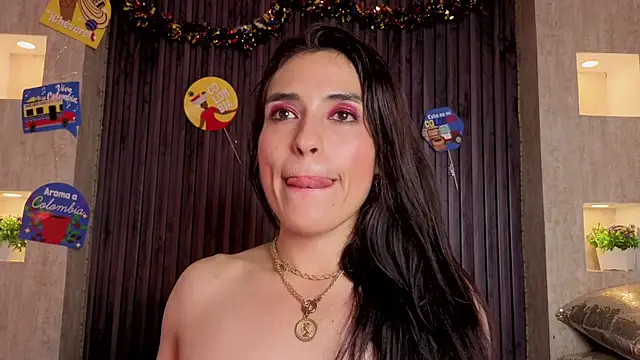 Show modela MeganNightt na web-kameri