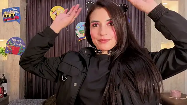 Show modela MeganNightt na web-kameri
