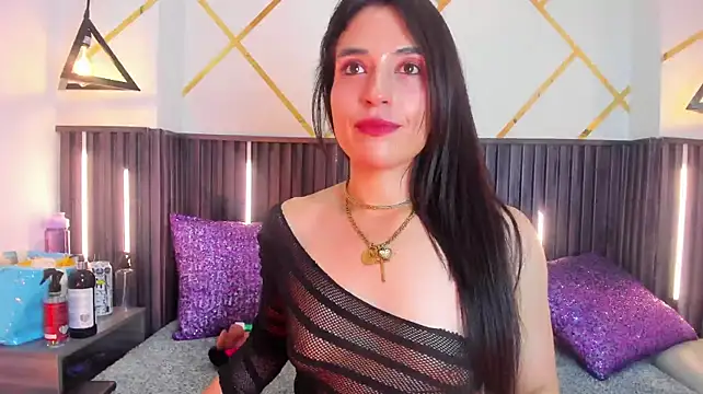 MeganNightt Show in webcam