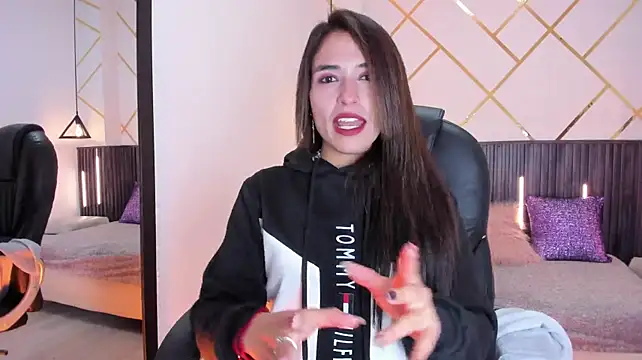 Show modela MeganNightt na web-kameri