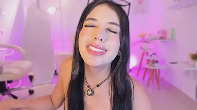 ValeriaGoss Adlı Modelin Canlı XXX Sohbeti