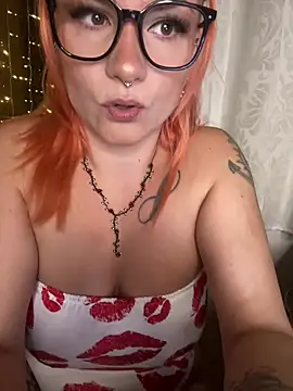 Fiebie_licious_ Webcam-Show