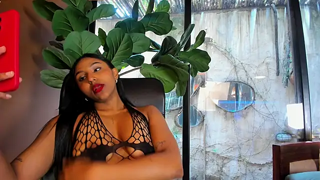 Victoria_Gonzalez Show in webcam
