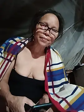 Tina6886 Show in webcam