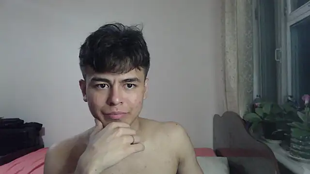 Show modela ToddWarren na web-kameri