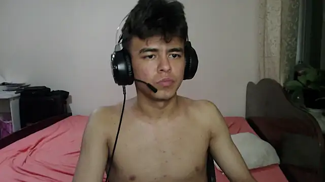 Show modela ToddWarren na web-kameri