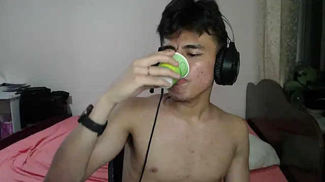 ToddWarren Show in webcam